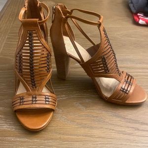 Vince camuto strappy tan sandal heels